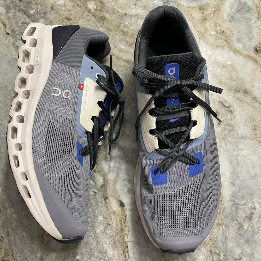 On Running Cloudstratus Men’s size 13 Sneakers, Fossil/Midnigh